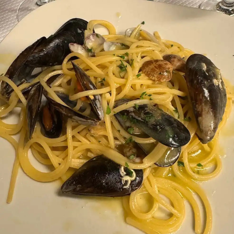 14.-Enoteca-Corsi-espaguettis-con-mejillones